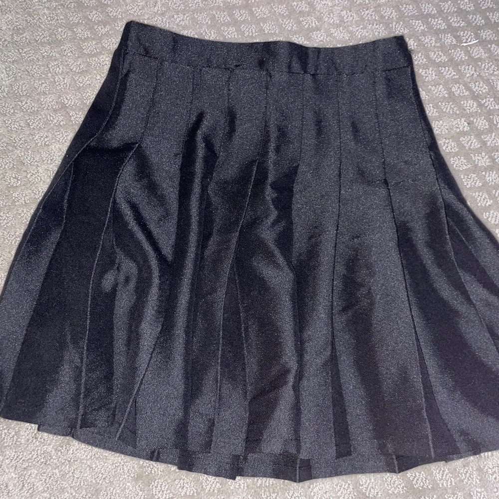 black pleated skirt NWOT